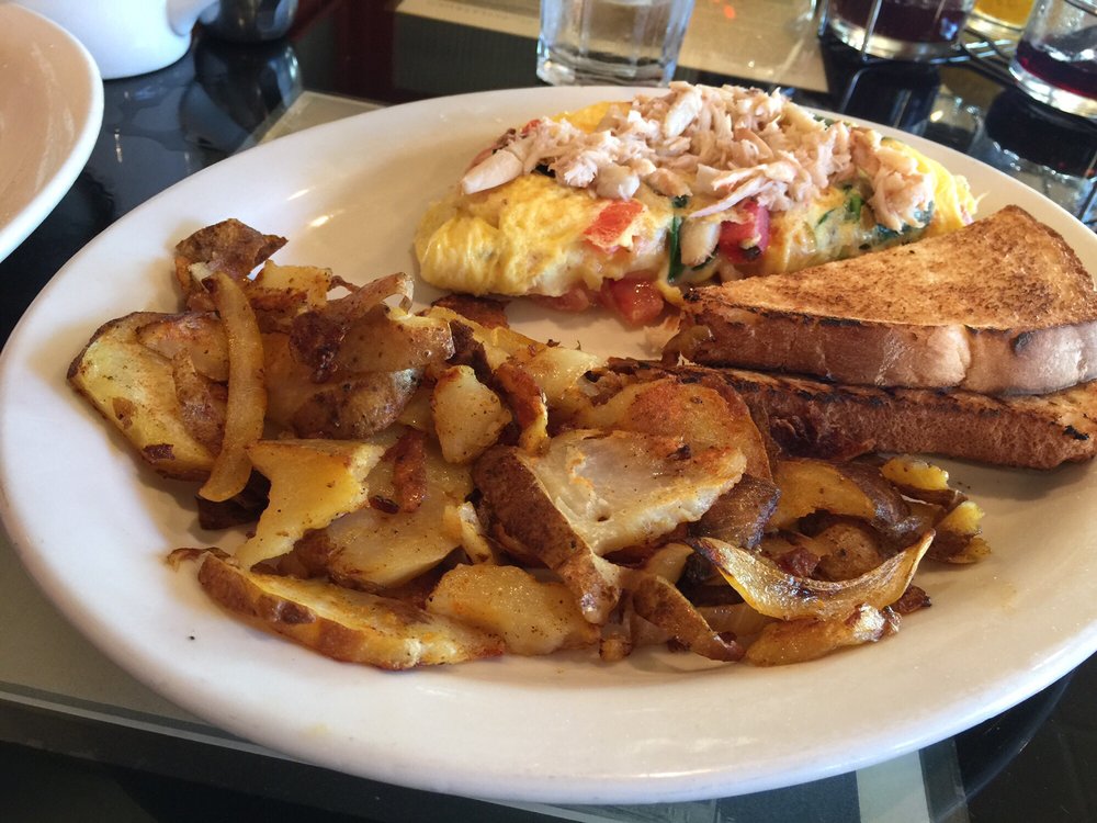 Crab omelette with home fries